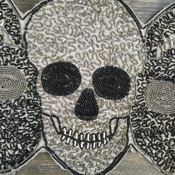 Beaded table runner skull skeleton grey black halloween day of the dead - Picture 4 of 6